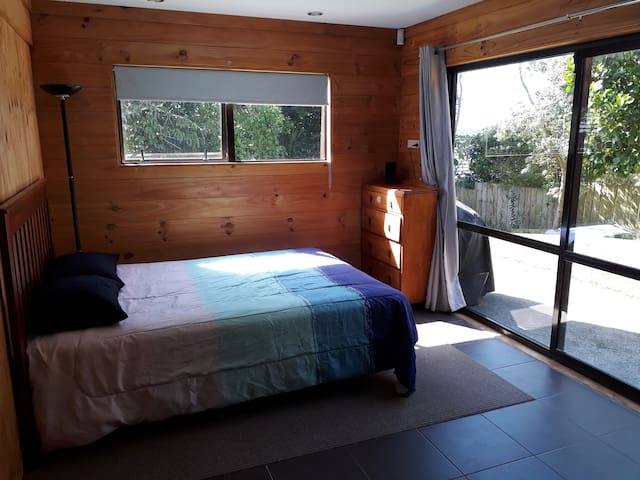 Self-contained unit in Pukekohe