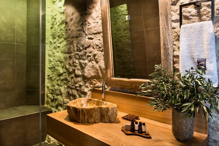 Luxury Villa Sifis, heated pool, seaview, quiet gallery image 4