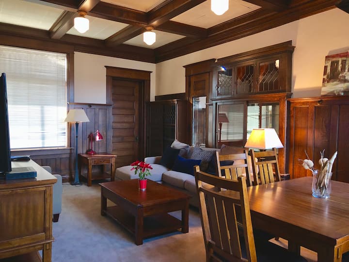 Modernized Classic Abode In The Heart Of Downtown! - Kalamazoo, MI