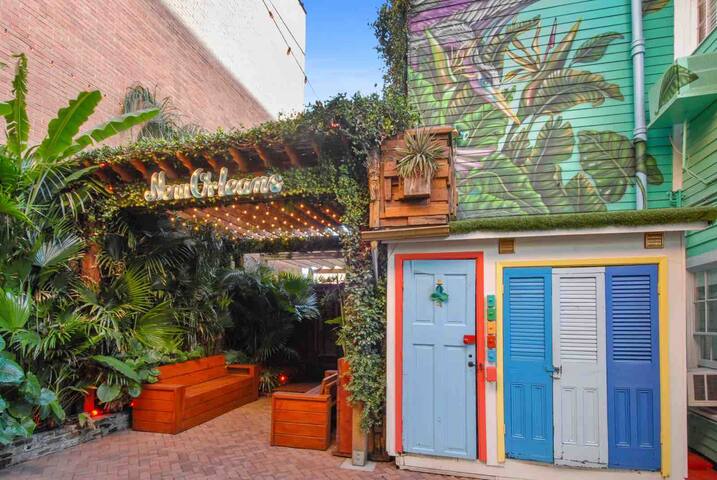 4 Bedroom, 3 Bath with Beautiful Outdoor Patio! gallery image 2