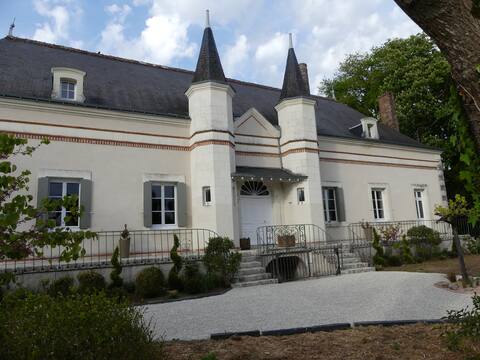 Charming group cottage 15 people Loire Valley