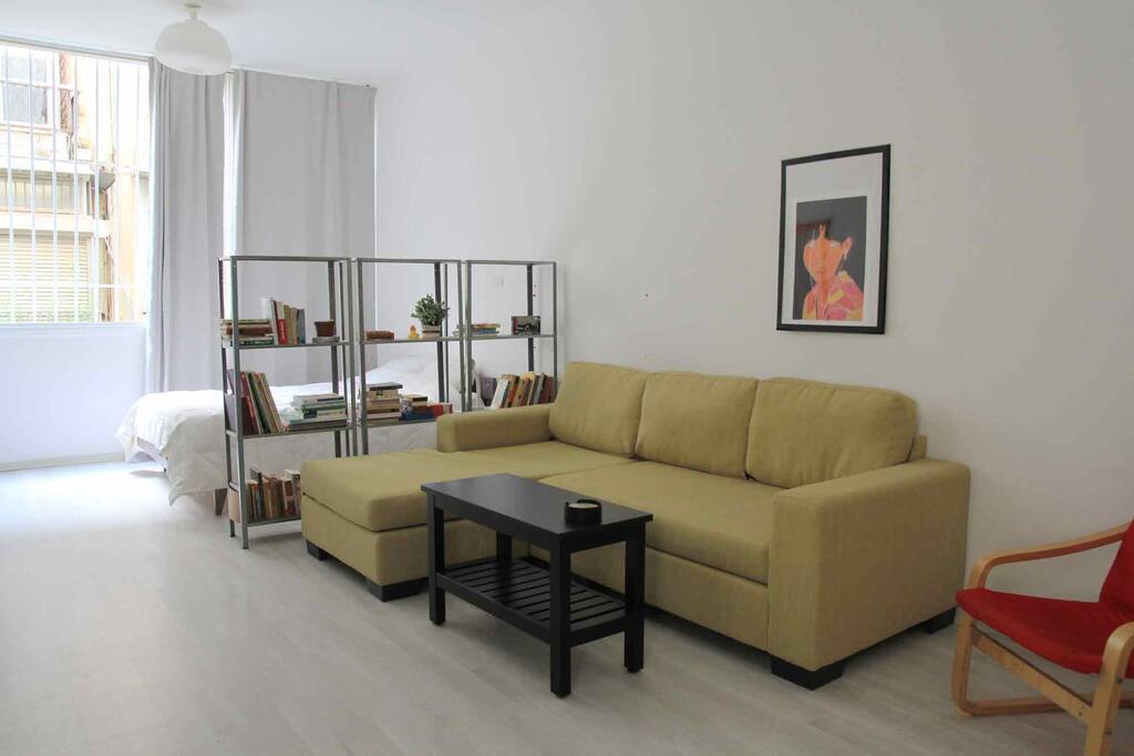 living room, bright, quiet, relaxing.