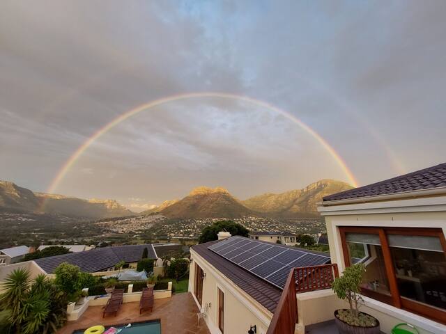 Spacious family home with fireplaces, pool &view gallery image 2