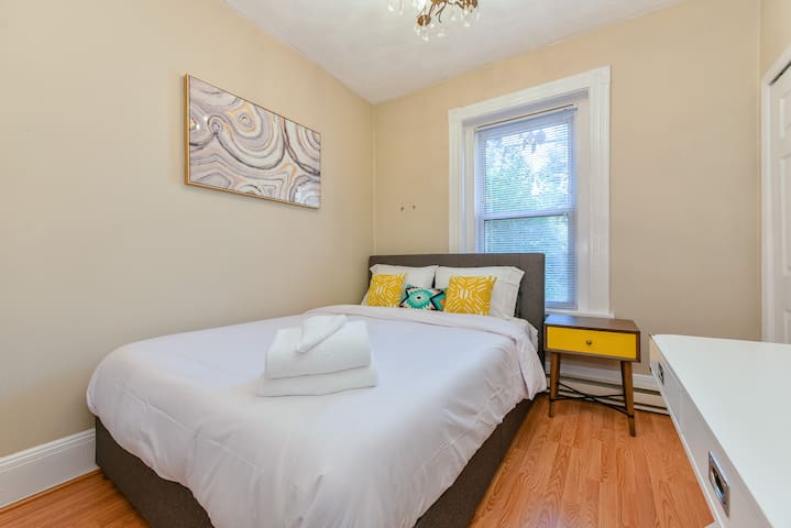 Terrific 1BR/1BA Apt in Historic North End