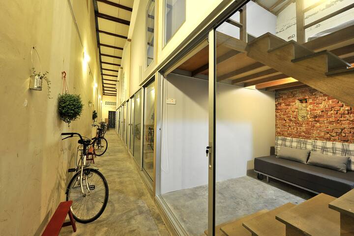 169DouHouz-Double Room with Attach Bathroom 2pax