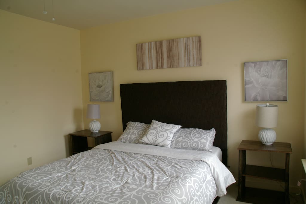 Room has ample of storage: night stand, bed frame, closet and shelf have enough space for you