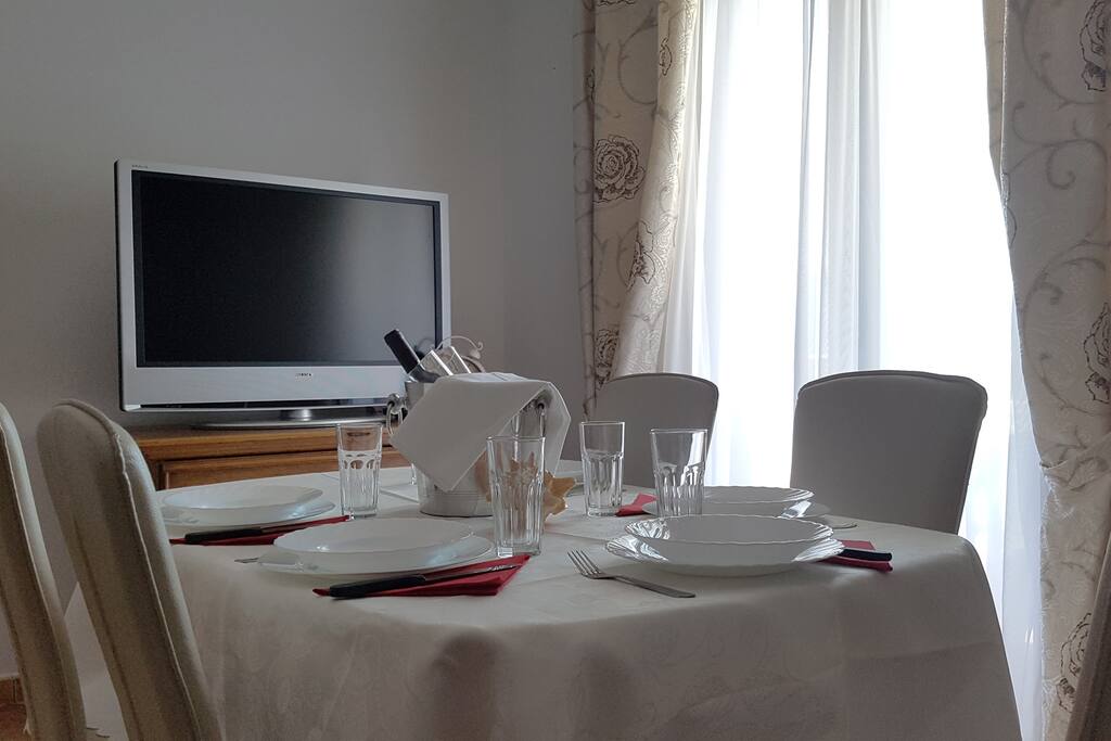 Dining table for five person to enjoy your meal.