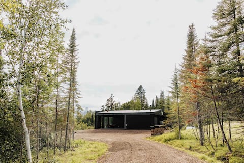 Minutes to Lutsen MNTS—Ham’s Haus Container Cabin