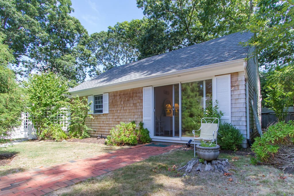 Hamptons private guest cottage Guesthouses for Rent in Remsenburg