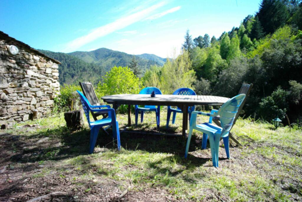 voilà la première terrasse en arrivant au gite