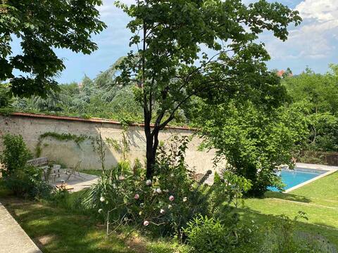House with pool & Mont Blanc view