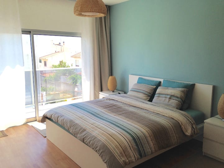 Habitación #1 : mucho sol y una bonita vista con el mar.