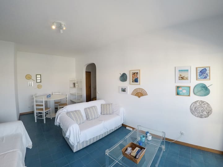 Spacious 2-bedroom Beach Apartment - Praia da Rocha