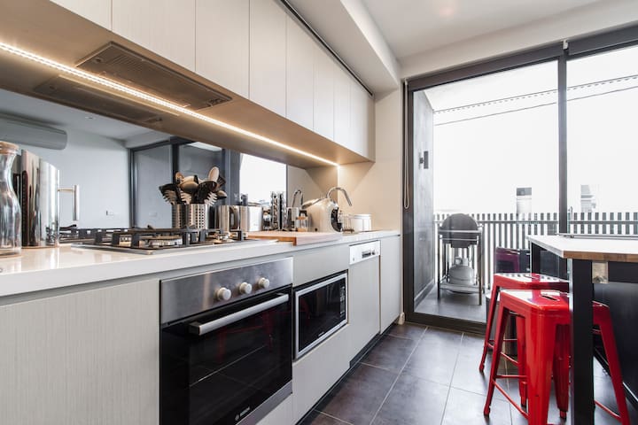 Trendy Apartment in Fitzroy gallery image 5