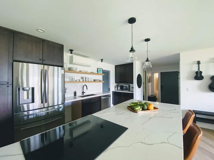 Makani A Kai A5 beachfront, pool, a/c, w/d