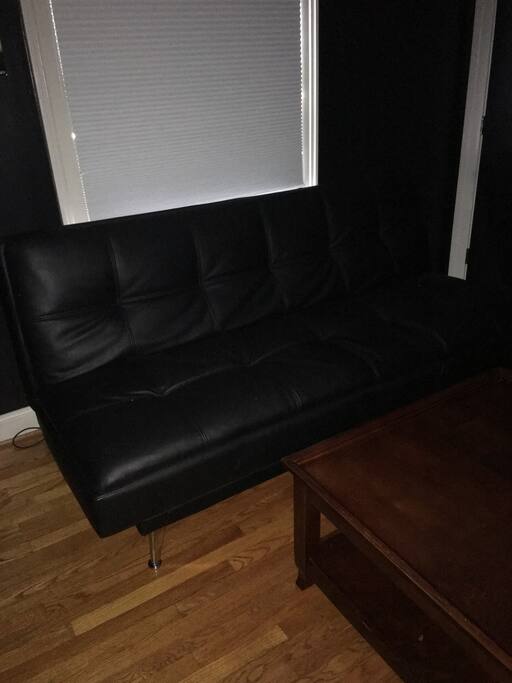 Bonus room (has a futon)