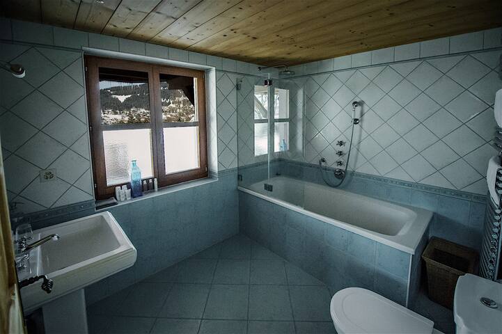 Chalet Susabel Ski Lodge Villars sur Ollon gallery image 5