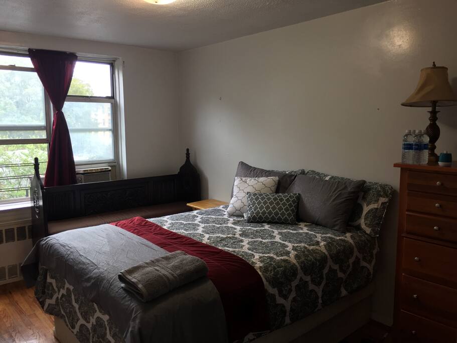 Queen size bed