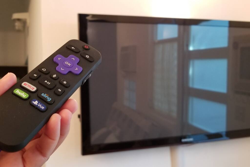 50" diagonal Samsung TV with Roku