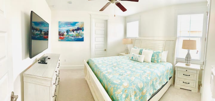 Chumba cha kulala cha kiwango cha juu (2) kilicho na bafu kamili la kujitegemea.