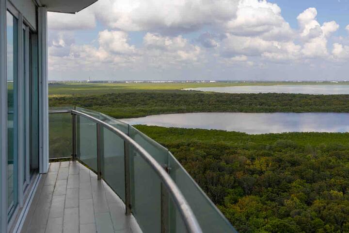 4BR Condo — 4 bedroom vacation rental in