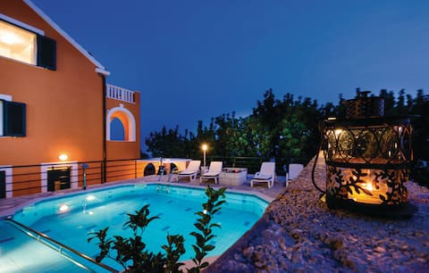 Top Airbnb: luxury peace in Trsteno