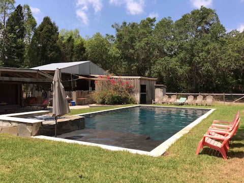 20 guests on 20 acres, creeks, cabins, and canoes