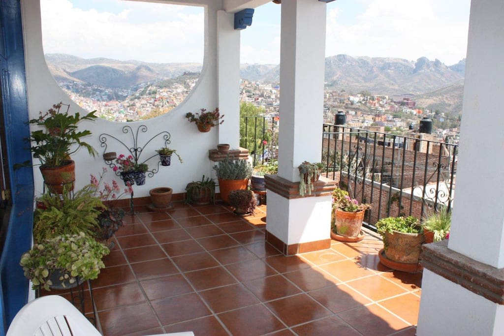 Amazing View, Beautiful Home, Deck Houses for Rent in Guanajuato