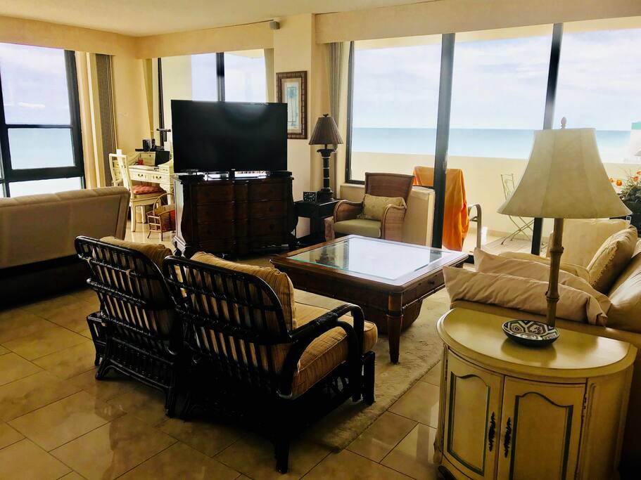 LIVING ROOM FRONT VIEW