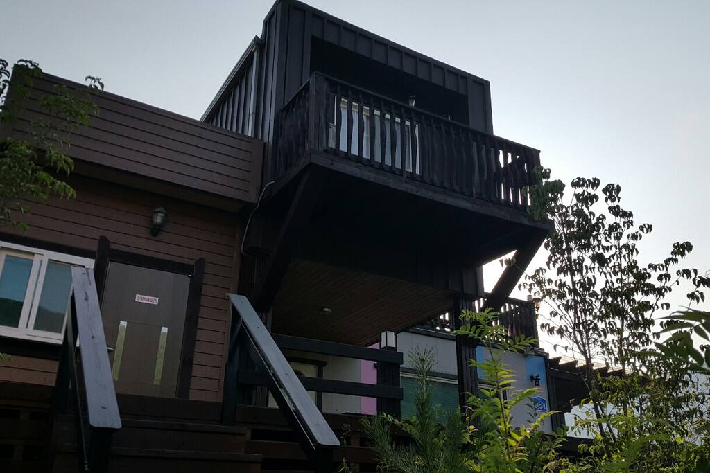 2층 와룡담 전경
가족 및 커플 등 사용이 적합