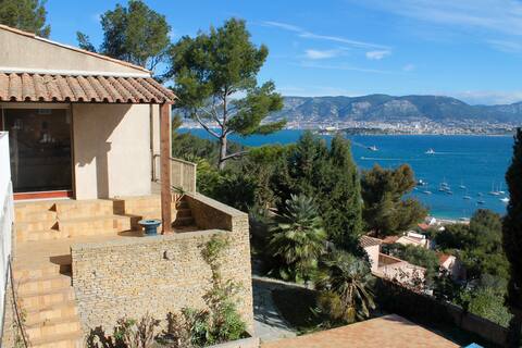 Authentic villa with sea view and swimming pool
