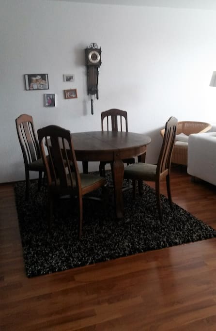 Essecke im großen Wohnzimmer