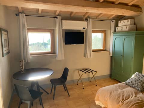 Popular Airbnb listing: Farmhouse with pool - Ad Galli Cantum - Occasus in Città Della Pieve