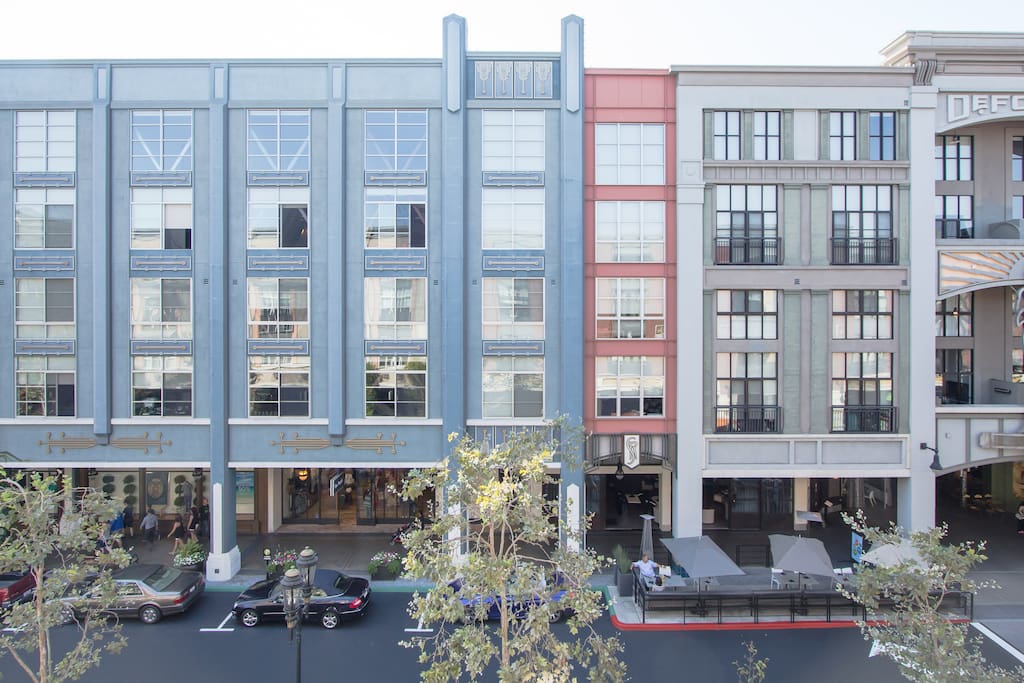 loft oversees Santana row street