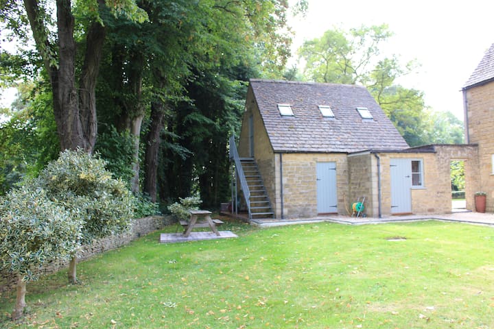 Annex @ The Rectory - studio flat