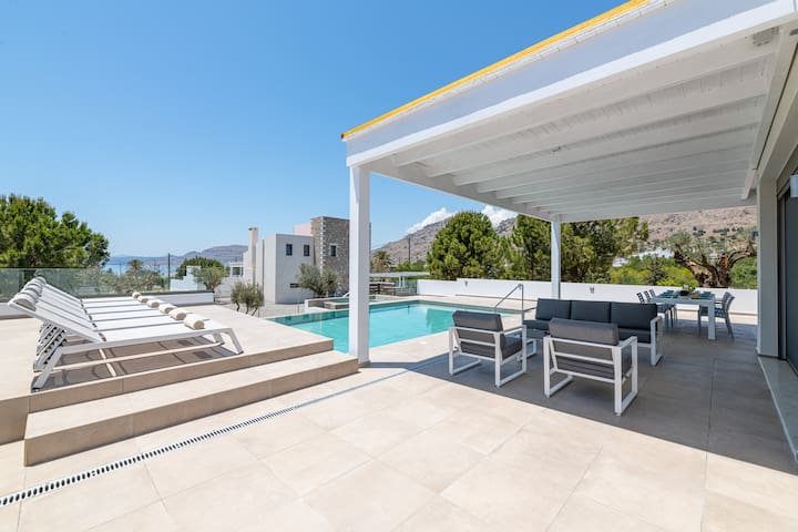 Villa Iris in Pefkos, Lindos (Pine Villas)