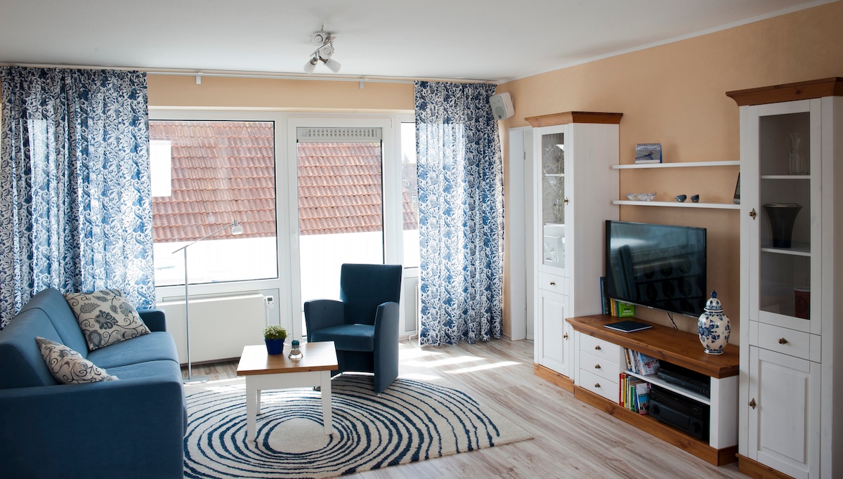 סלון בטוב טעם ומרוהט באופן אישי (טלוויזיה בכבלים, Bluray...)