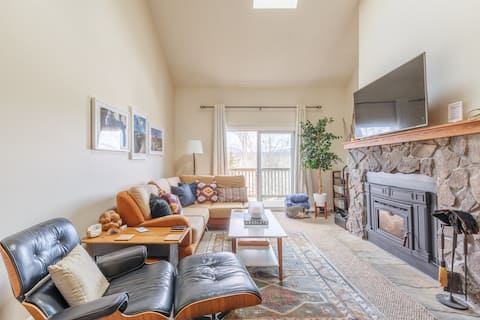 Successful Airbnb property: Catskills 5Townhome- A/C, 4miles to Hunter Mtn in Tannersville