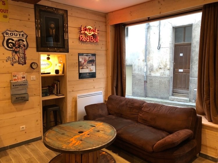 Top performing Airbnb: Laon: Gîte at the foot of the cathedral 10 people in Diocèse De Soissons, Laon Et Saint Quentin