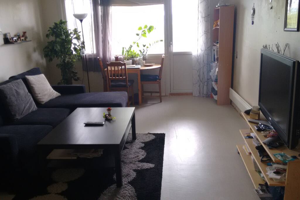 Spacious living room :)