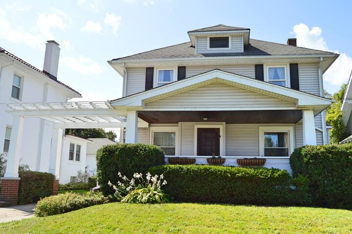 Home By The Lake Houses For Rent In Cleveland Ohio United States
