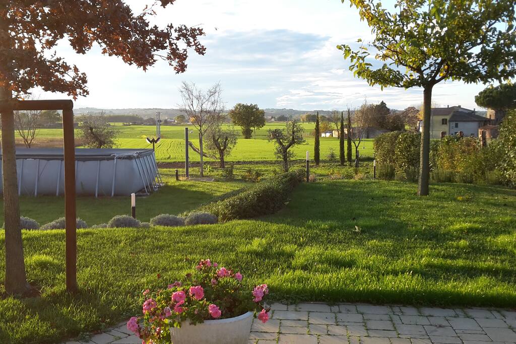 Giardino della Residenza Zona Franca.Piscina fuori terra/utilizzo stagionale