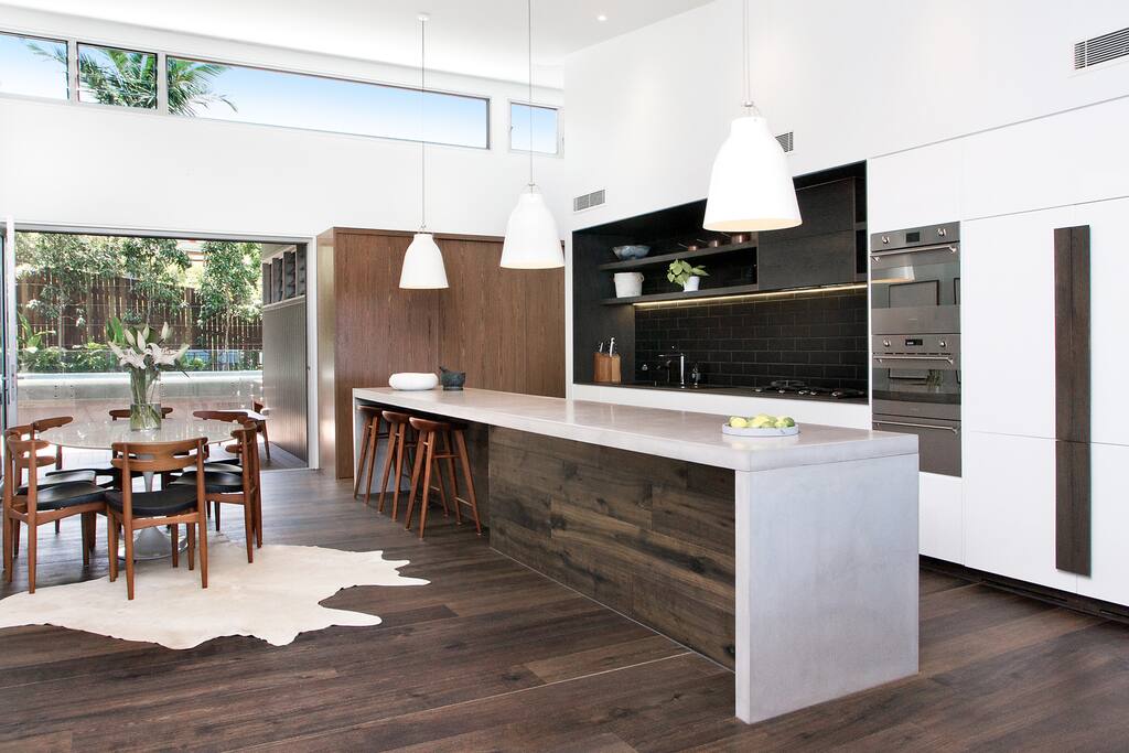 Kitchen dining area