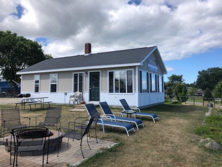 Stay in the heart of Port Austin! Cottage 3 Cottages for Rent in