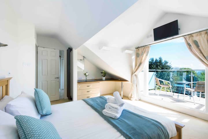 Погледнете океана от уюта на леглото си!  Сега това е лукс.  