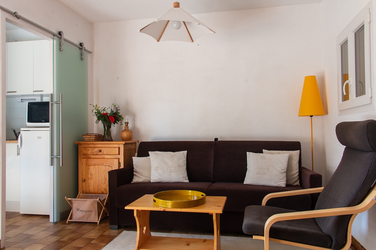 Airbnb performant: Briançon studio with direct access to the ski slopes! à Briançon