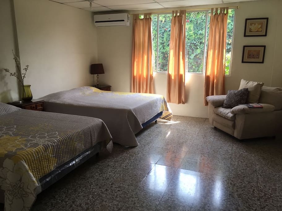 Habitación master 40mt2 una cama Quenn y una matrimonial