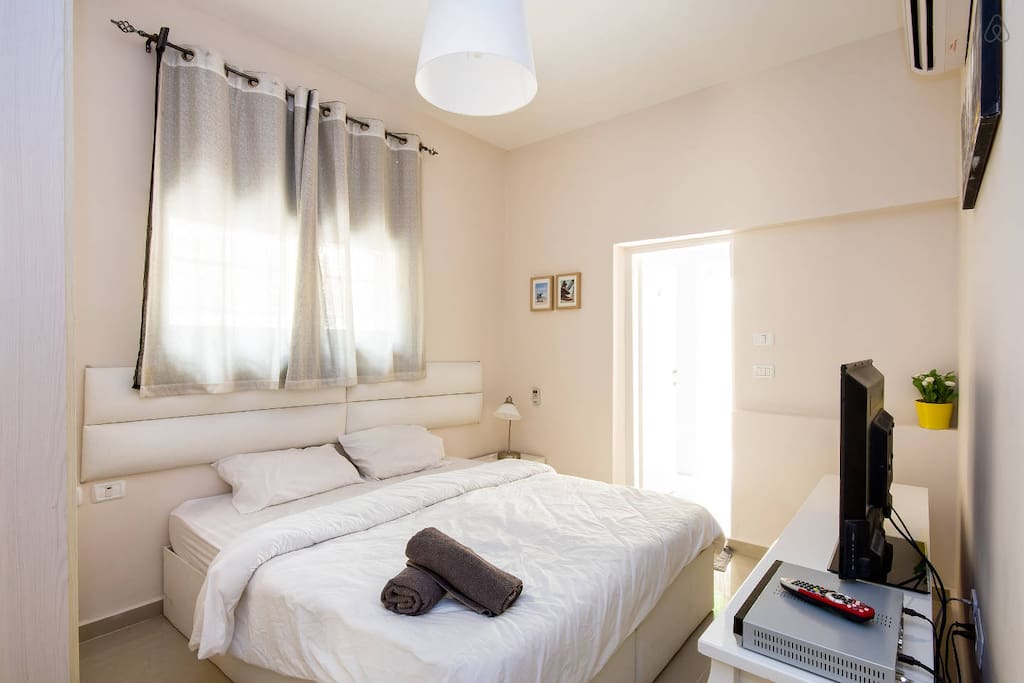 Master Bedroom #1
Bed size : 140X190 cm