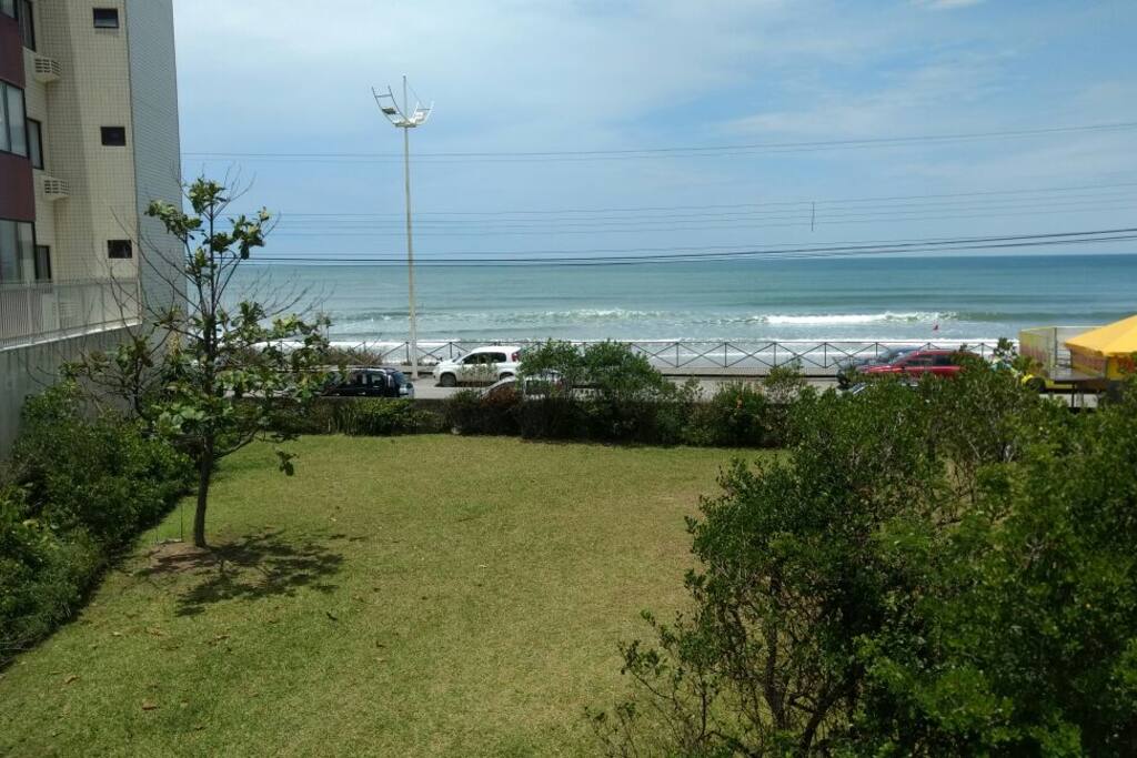 Vista do quarto/sacada para o mar.