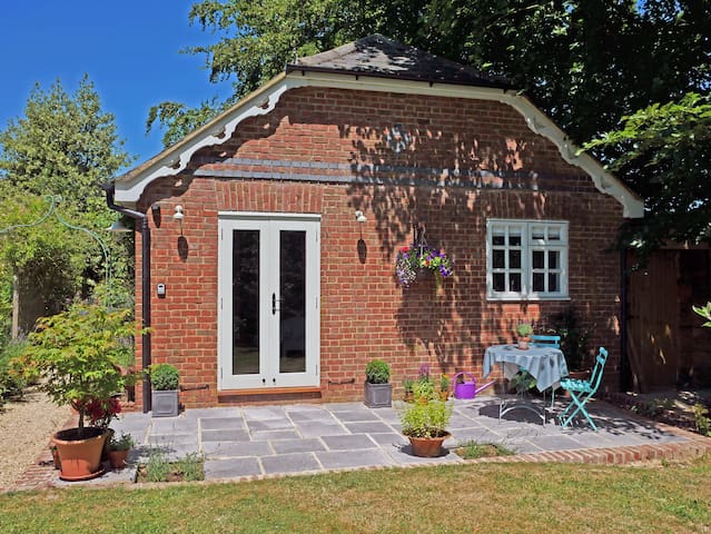 Little Langside close to Marlborough and Avebury